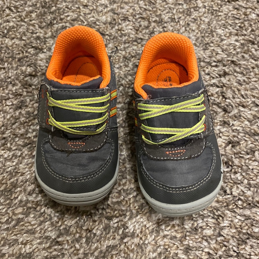 Tennis shoes Surprize by stride rite grey